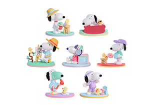 Happy Haul Peanuts Snoopy Figs In Box